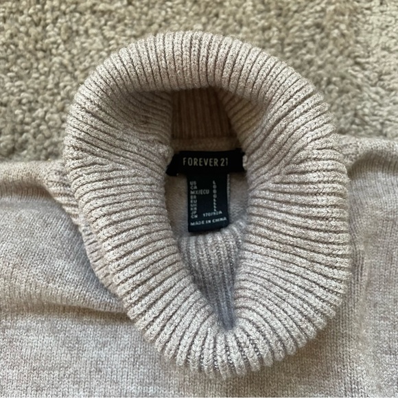 Forever 21 turtleneck cropped sweater large - Picture 2 of 5